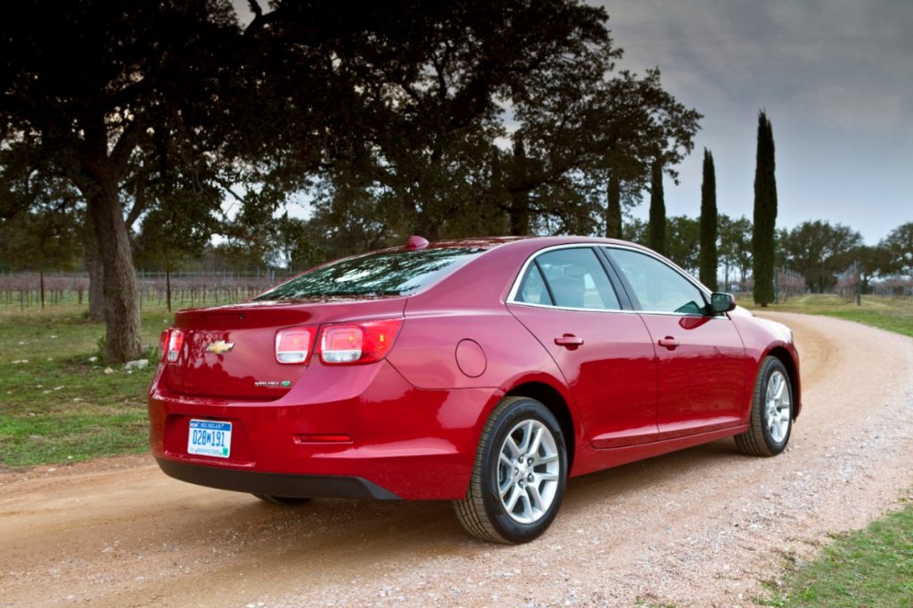 2013-Chevrolet-Malibu-Eco-116-medium