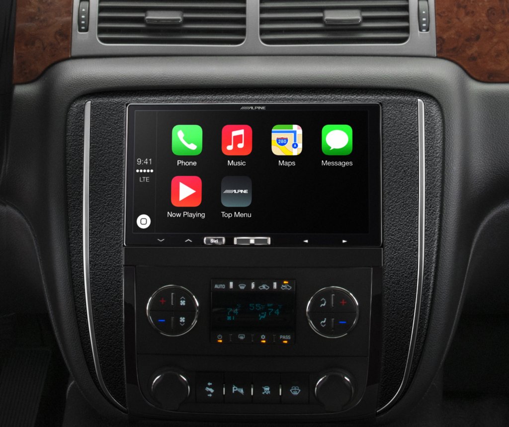 Alpine CarPlay product 041514_0