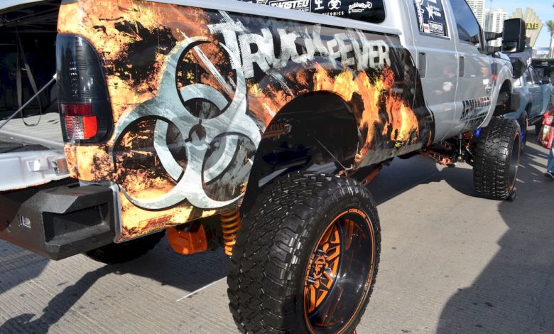 Exceptional car wrap captured by THE SHOP cameras at the 2017 SEMA Show