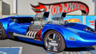 Unveiled at the 2001 SEMA Show (to commemorate the "Twin Mill" double engined-Hot Wheels original toy car) was this first life-s