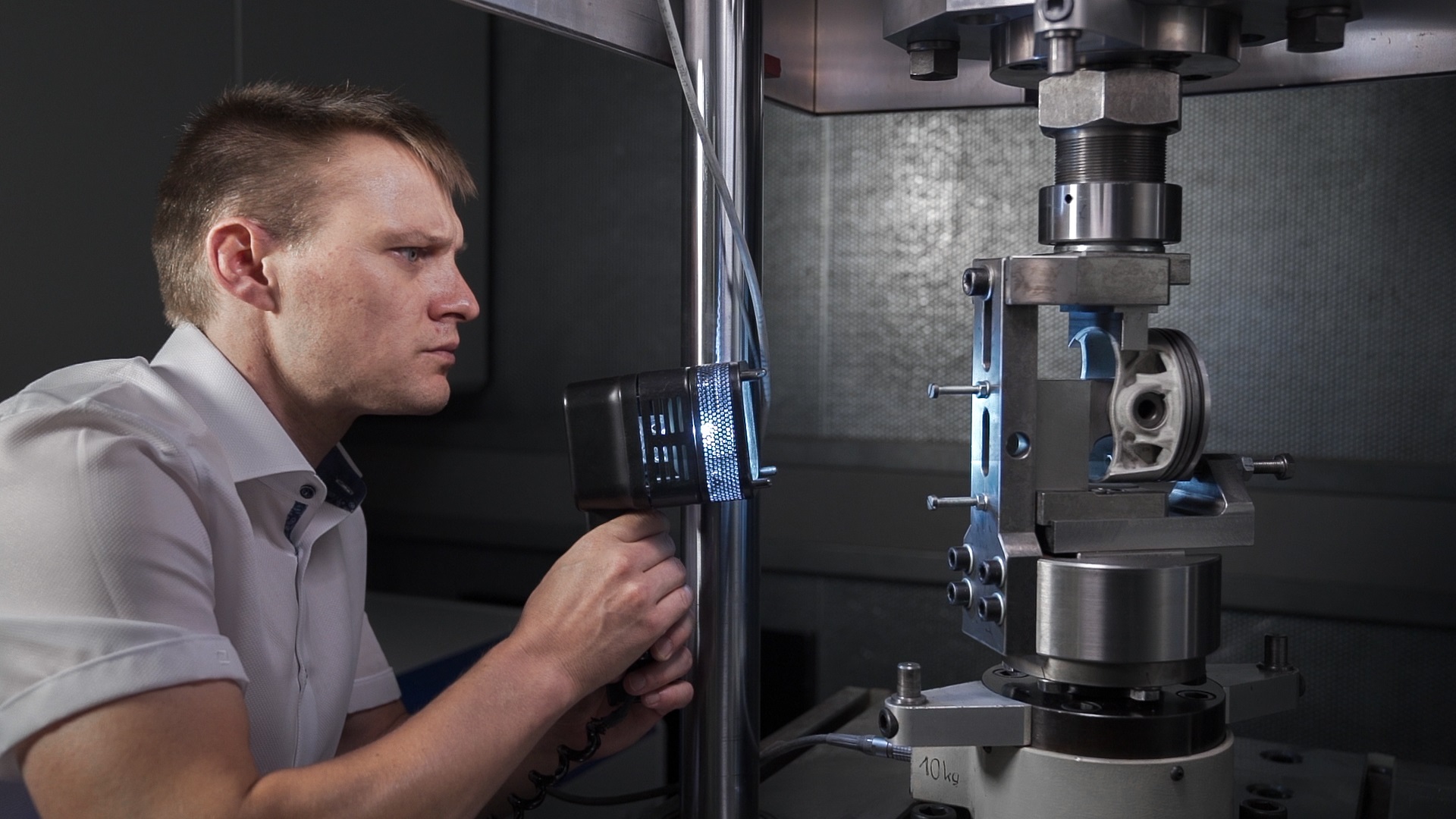 MAHLE Developing 3D-Printed Pistons | THE SHOP