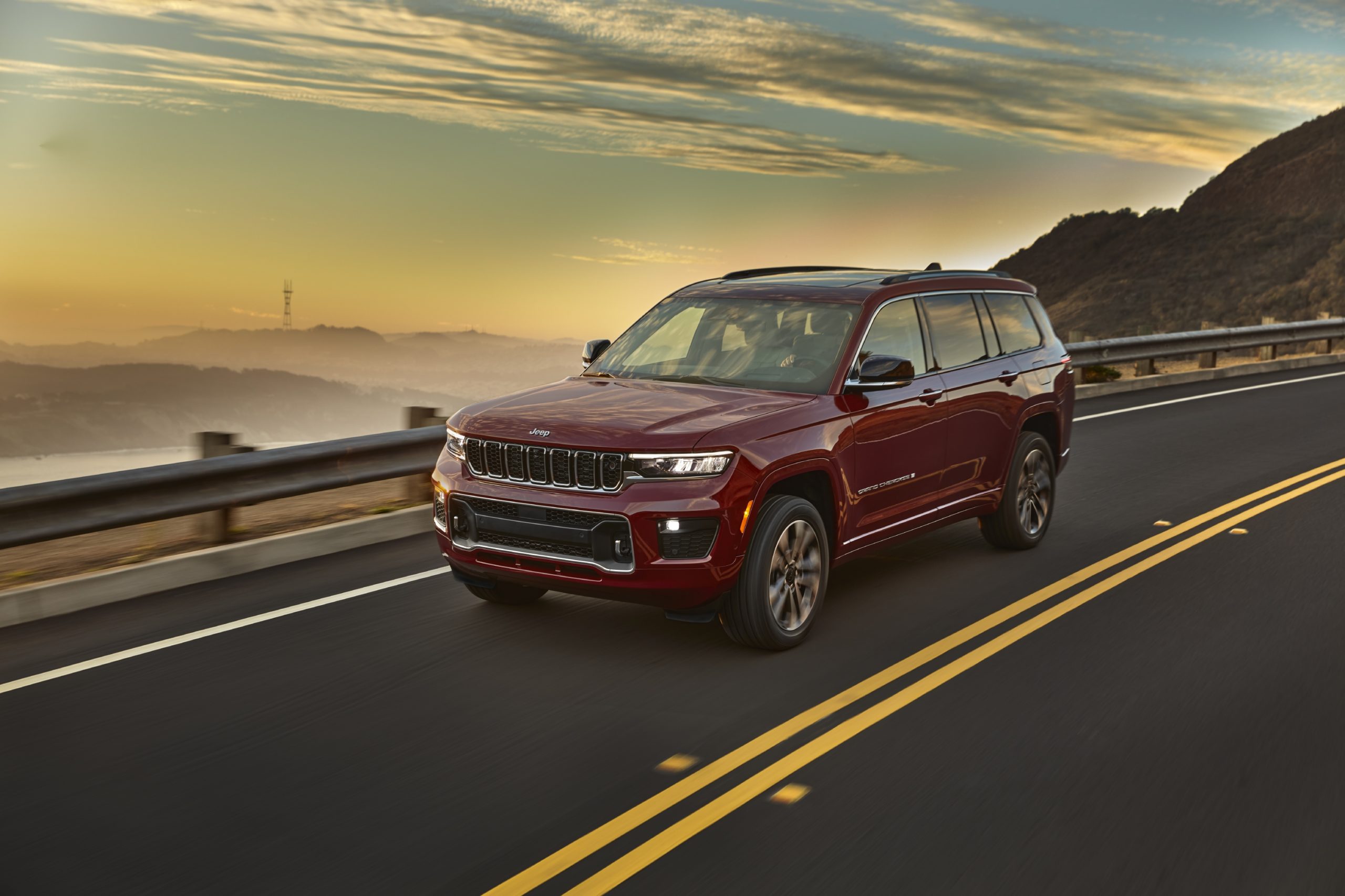 Jeep Unveils All-New 2021 Grand Cherokee | THE SHOP