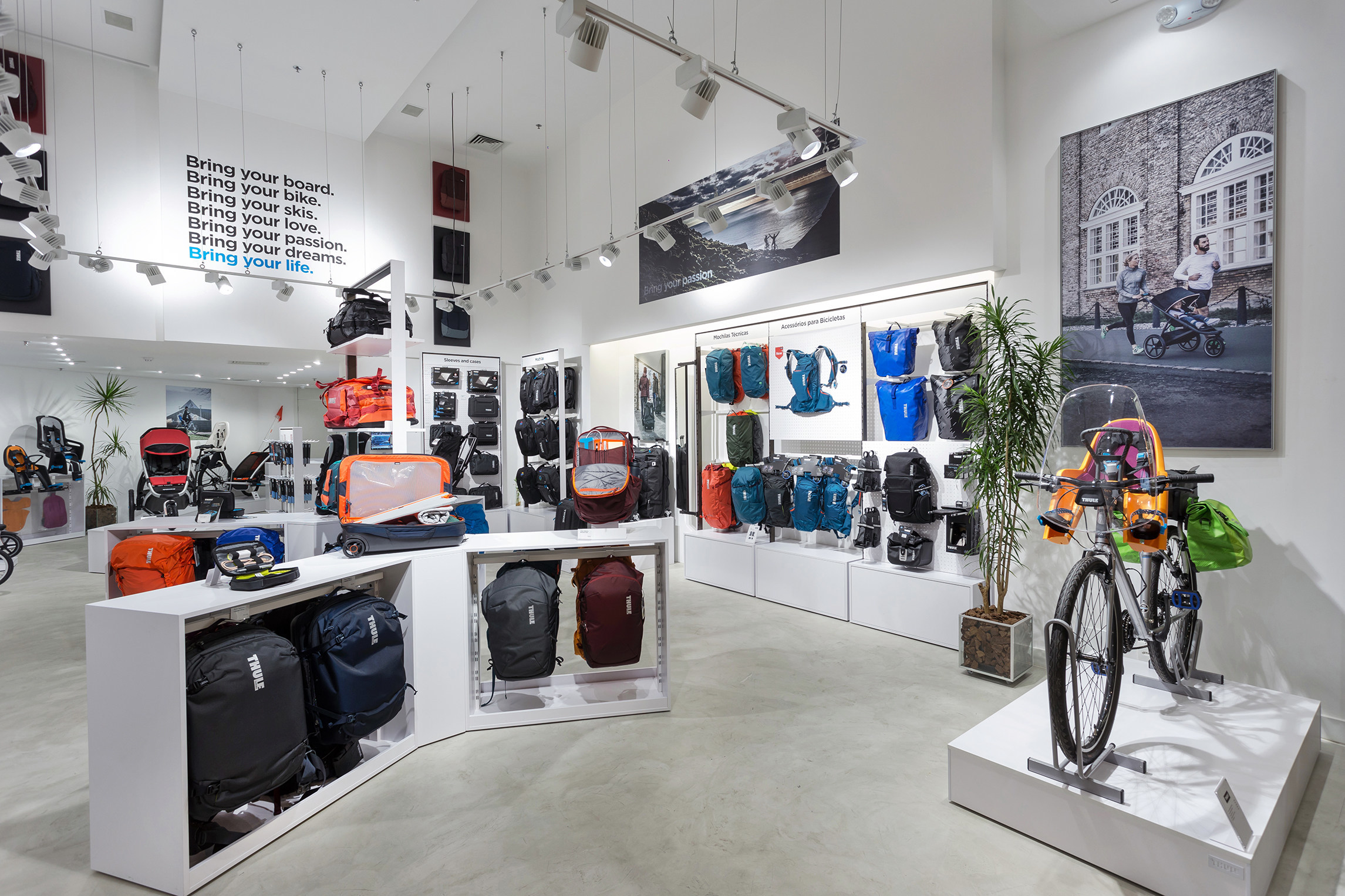 Thule Partners with Rack Attack on New Denver Retail Outlet THE SHOP