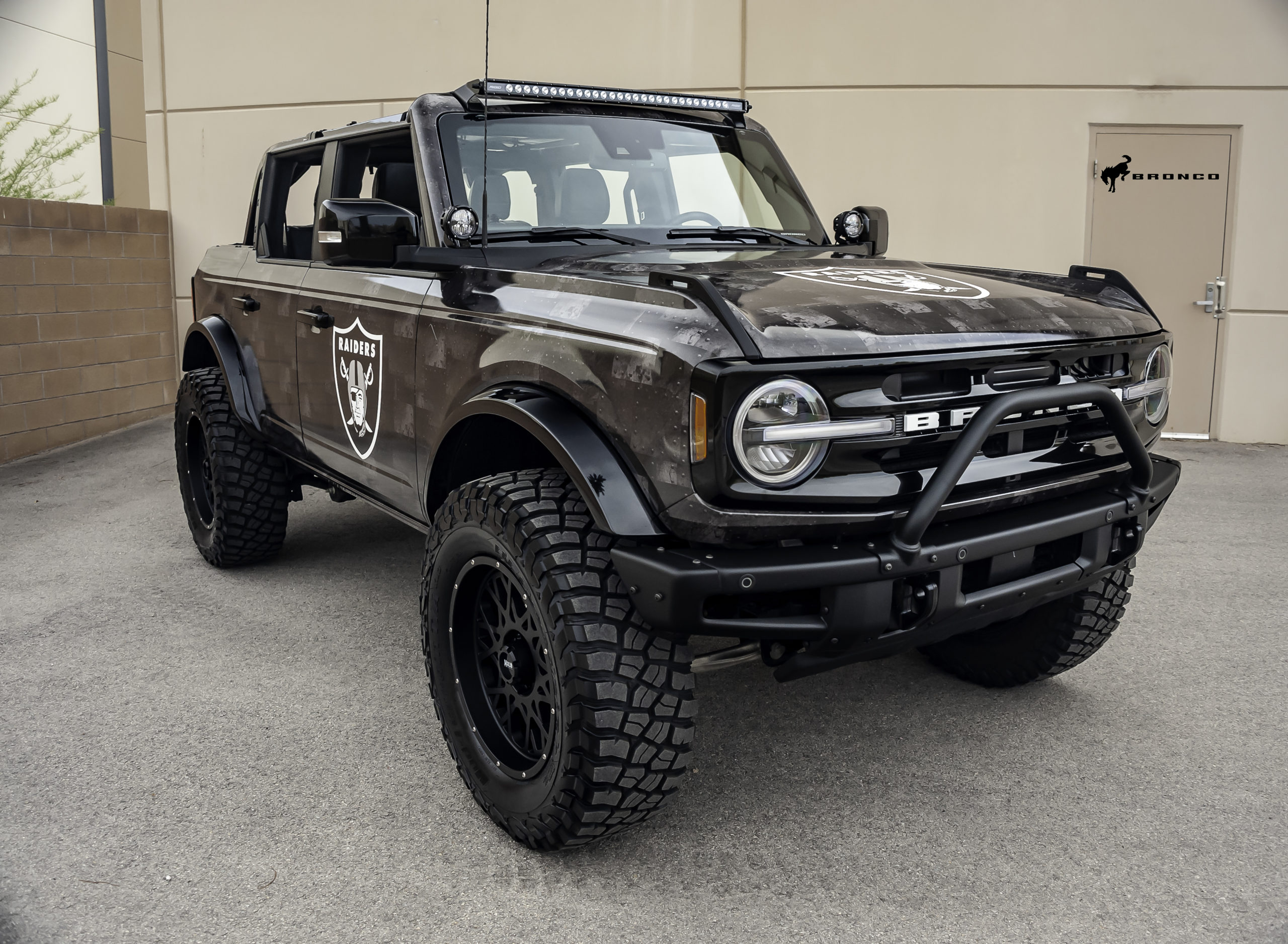 BDS Suspension Contributes to Charity Bronco Build | THE SHOP