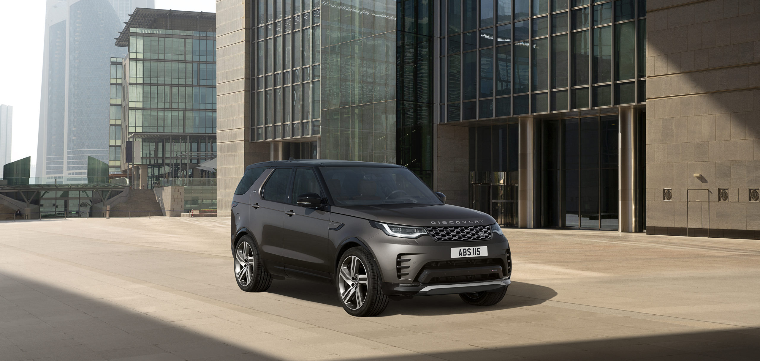 Land Rover Reveals New 2023 Discovery Metropolitan Edition | THE SHOP