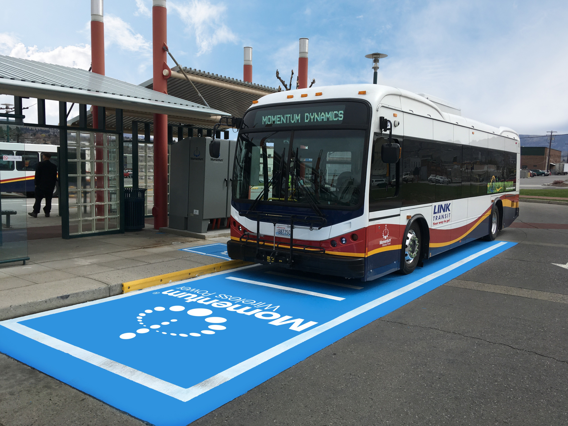 Kansas City Airport Installs Wireless Bus Chargers | THE SHOP