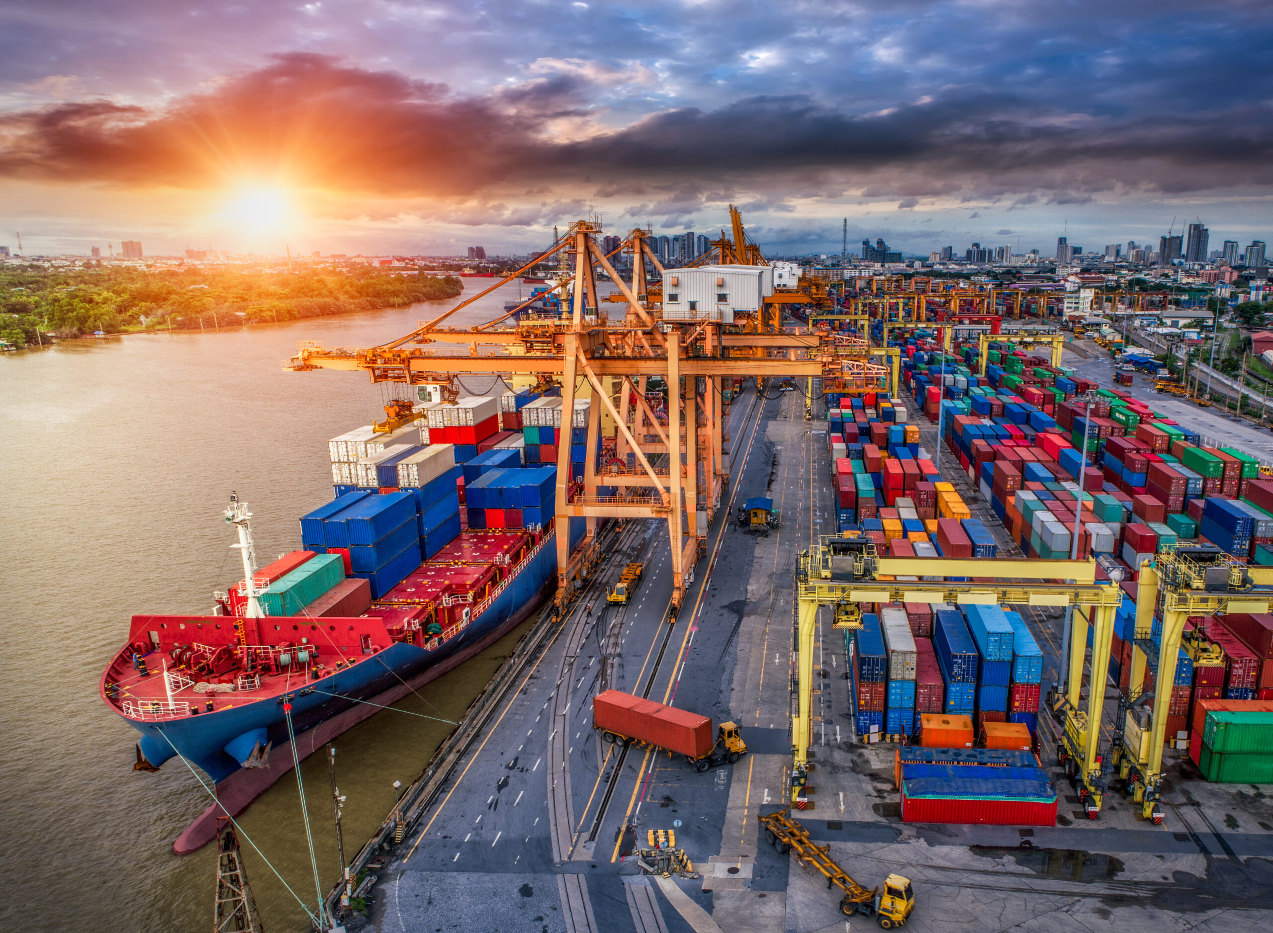 Supply Chain Experts: Global Port Congestion Worsening | THE SHOP