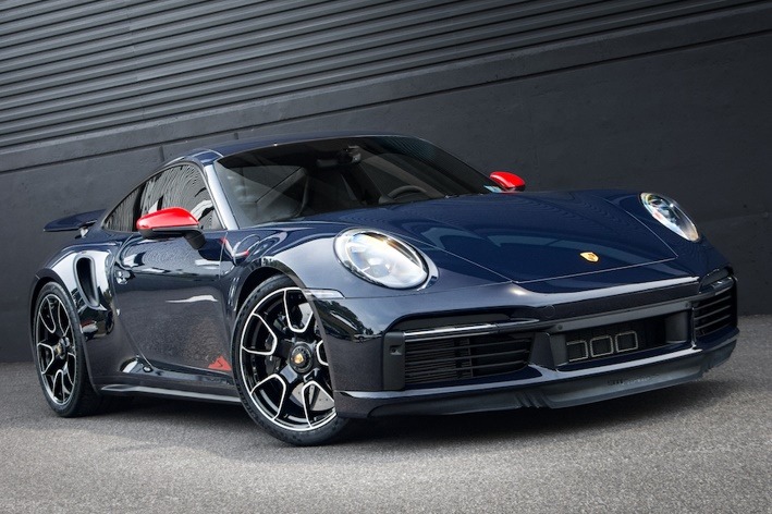 000 Magazine Auctions a Porsche 911 Turbo S to Benefit the 43 Institute | THE SHOP