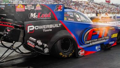 FTI Funny Car at staging light