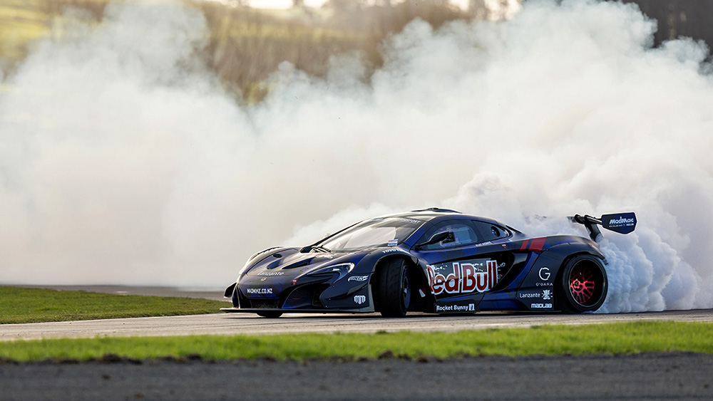 Madmac Mclaren P1 GRR-X smoking its tires on track