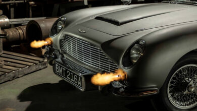 Aston Martin DB5 Goldfinger Tribute shooting flames from front of car