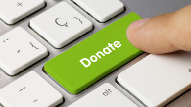 Donate keyboard key. Finger