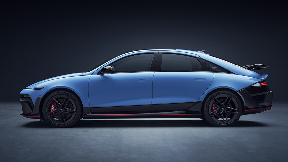 IONIQ 6 N Studio Side
