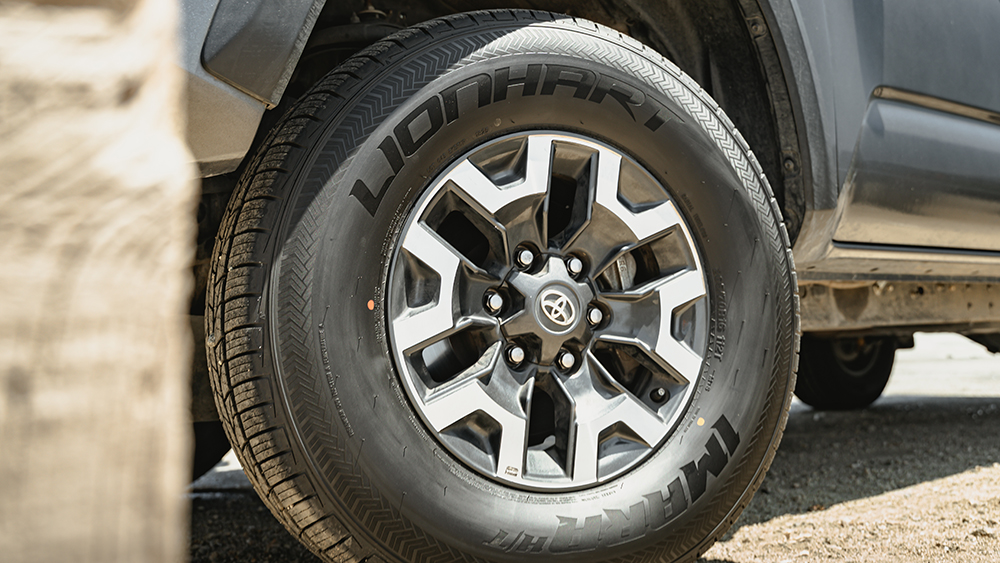 Lionhart Imara tire