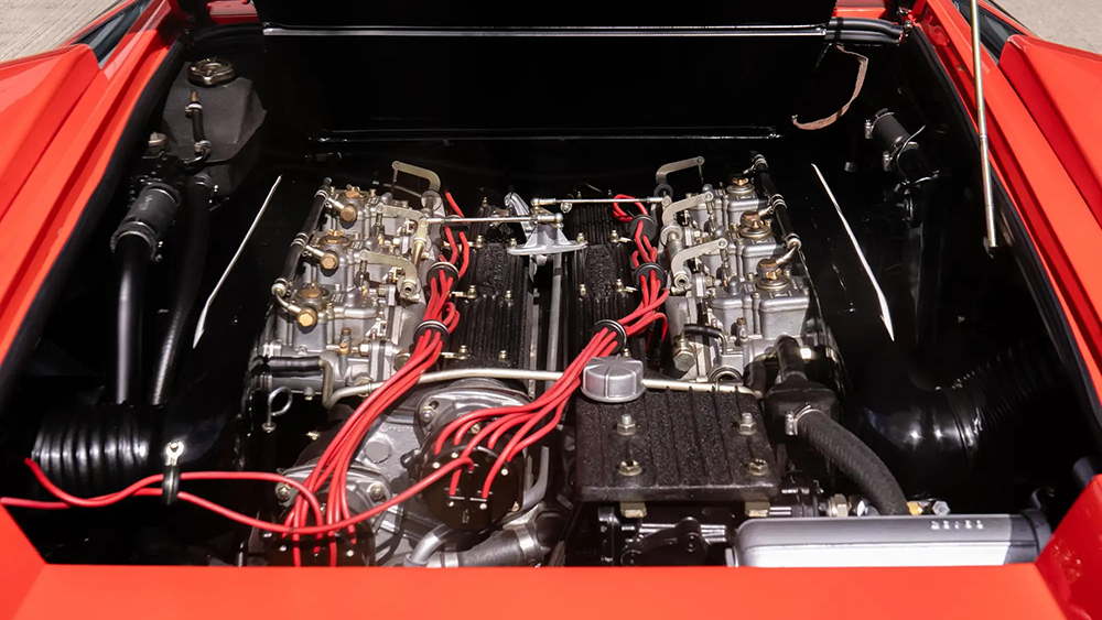 1975 Lamborghini Countach LP400 Periscopio engine