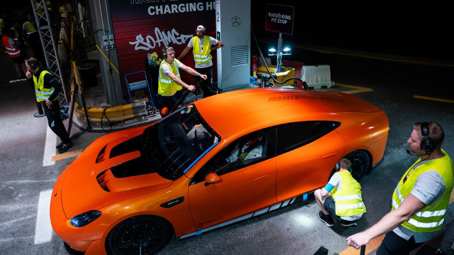 Concept AMG GT XX charging