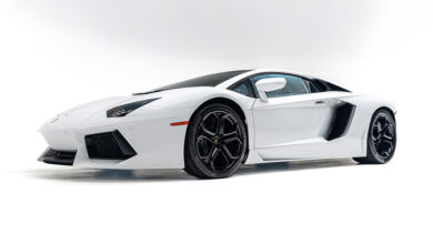White 2011 Aventador Coupè (Model Year 2012)