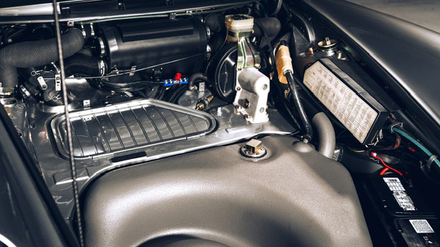 Custom 1985 Carrera-based Porsche 911 RSR engine