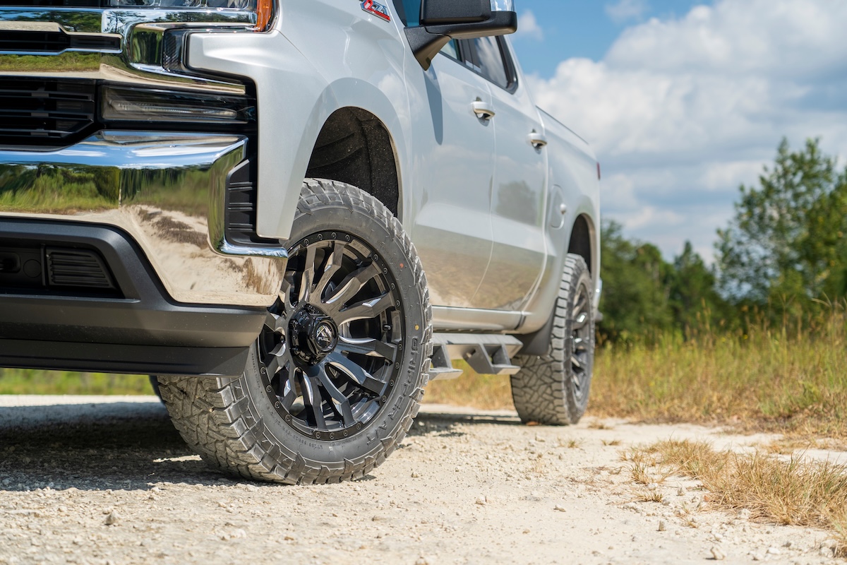 lift & leveling kit realtruck front closeup