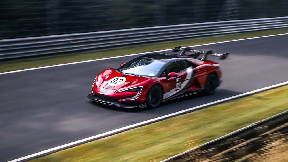 YANGWANG U9 Extreme on race track