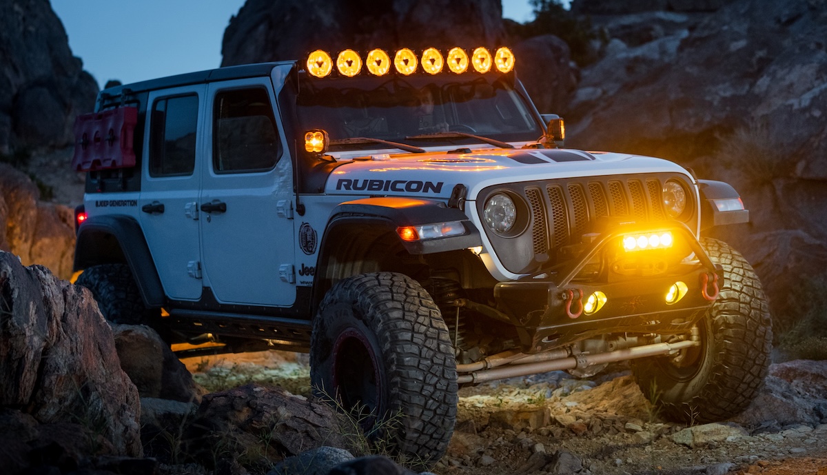 aftermarket lighting kc hilites white jeep amber lights on trail