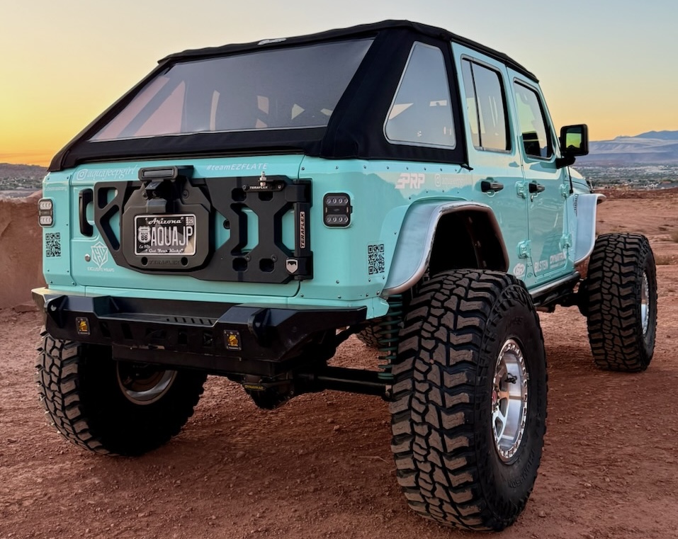 automotive influencer aquajeepgirl rear aqua jeep