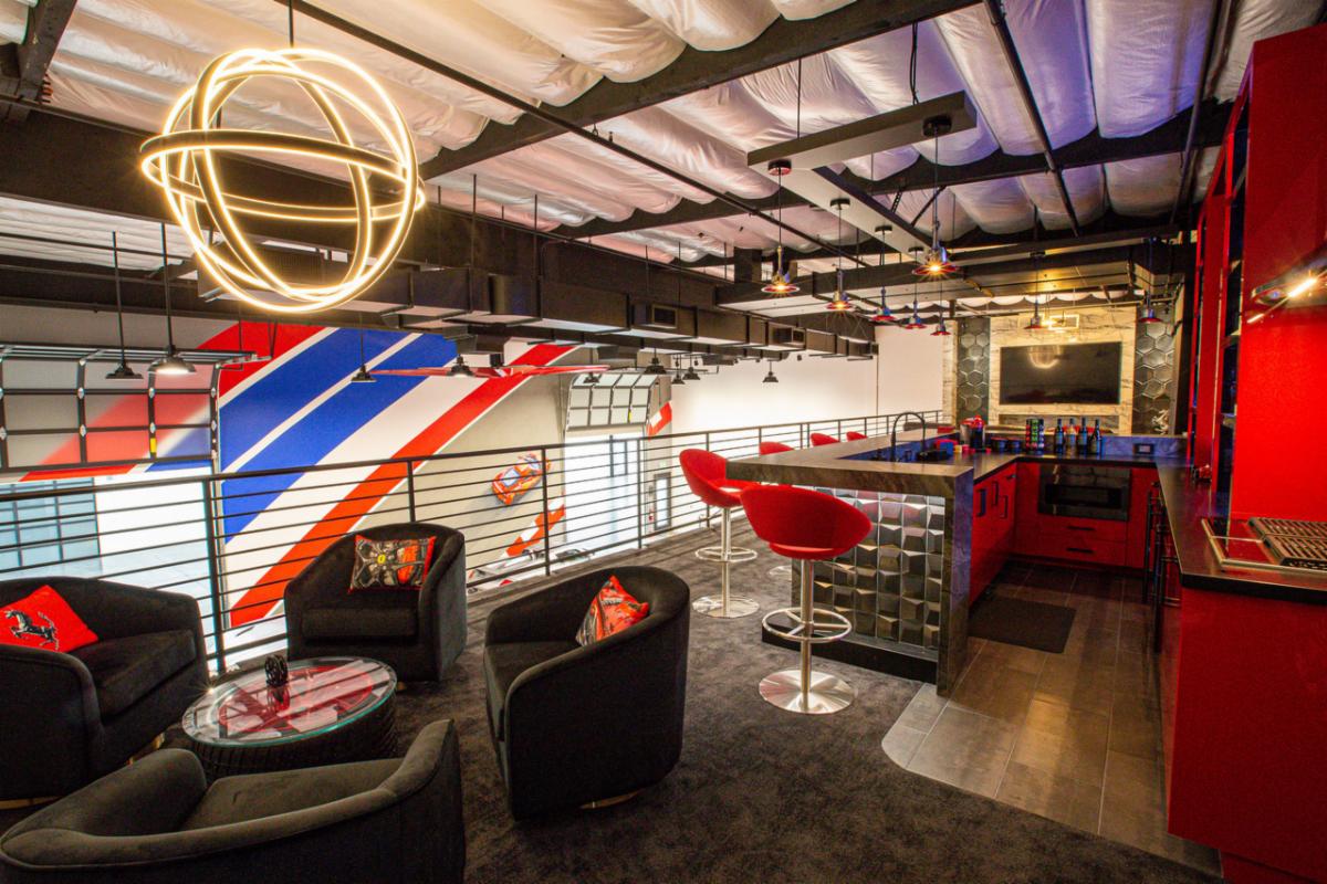 Finish Line Auto Club Costa Mesa bar & lounge area