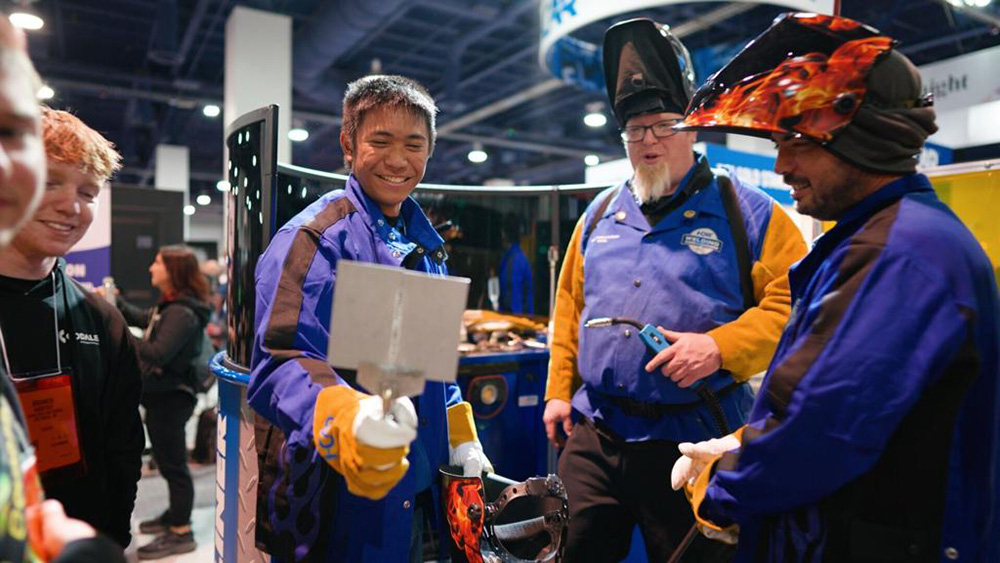 I-CAR training at SEMA Show