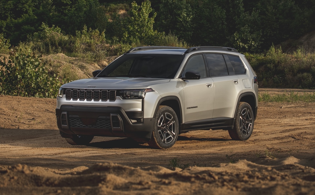 jeep badge of honor 2026 Jeep Cherokee Limited silver