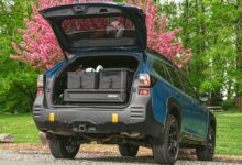 crossovers yakima cuv rear hatch open