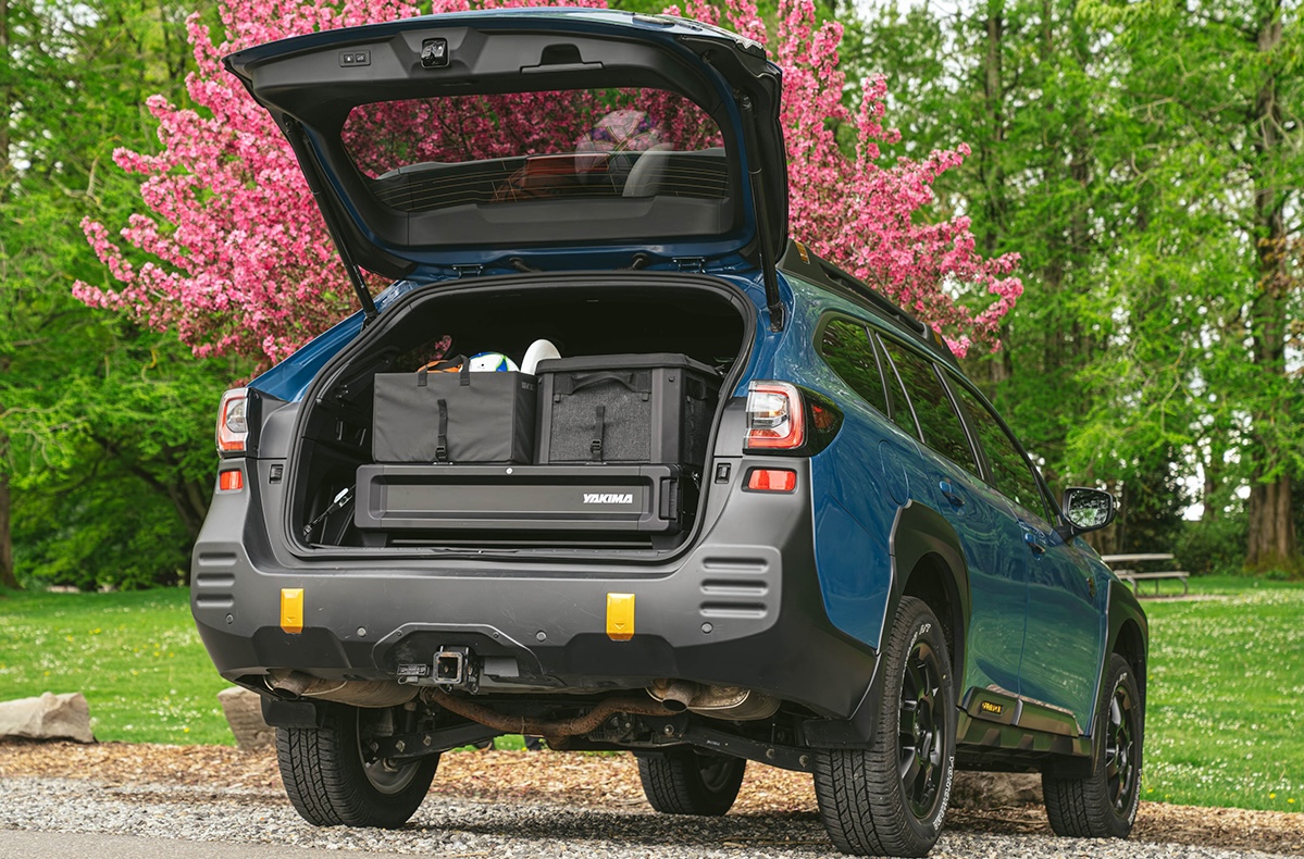 crossovers yakima cuv rear hatch open
