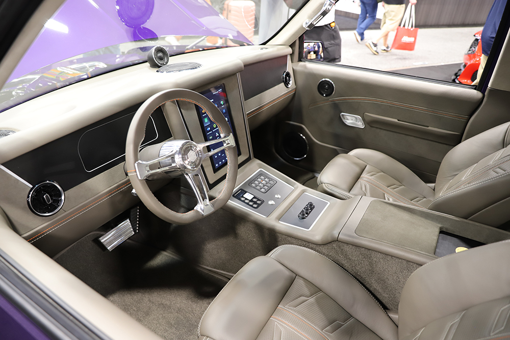 Fan Favorite Interior-Chris Pate-1995 Chevy Tahoe interior