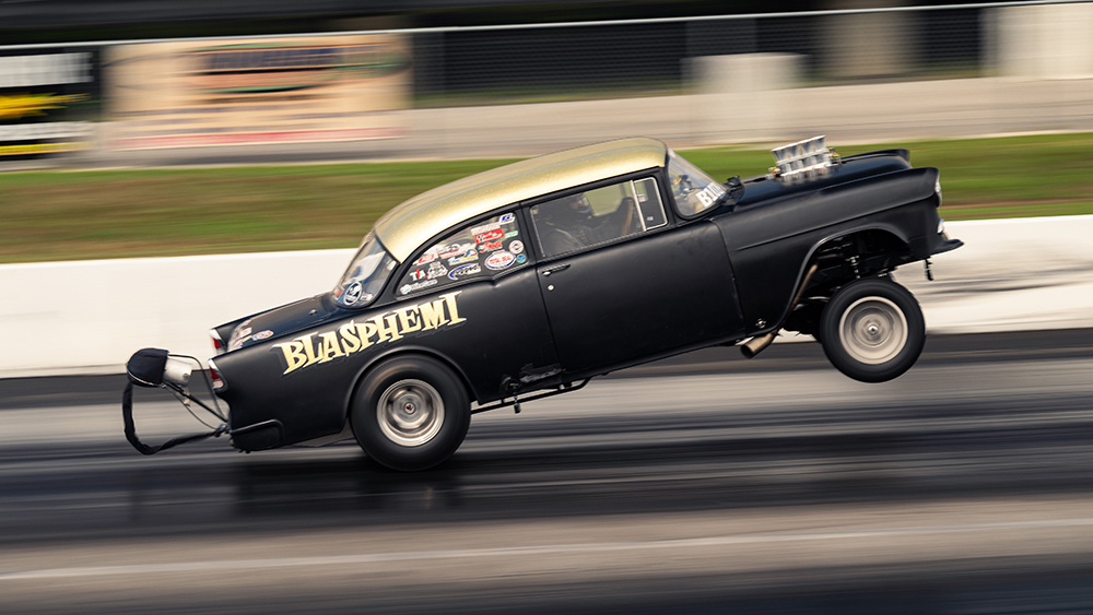 Mike Finnegan Wheelie on dragstrip