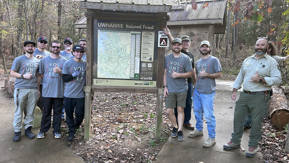 Teamwork YDCA volunteers on Tread Lightly! Uwharrie Forest project