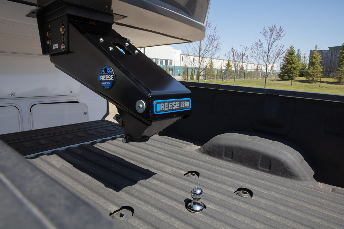 towing resse 5th wheel installed