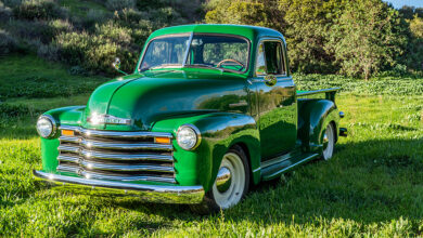 ICON Thriftmaster Old School #30 build parked in grass