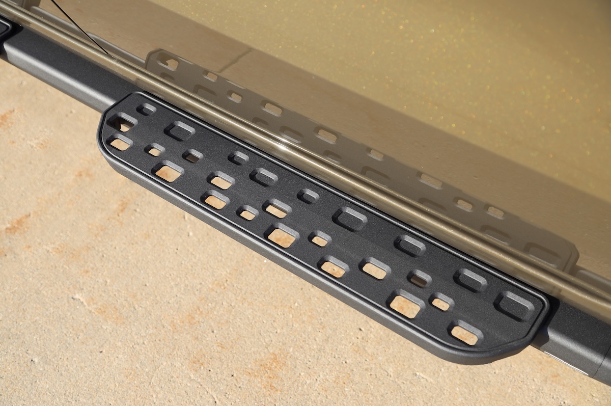 steps dee zee perforated running board black