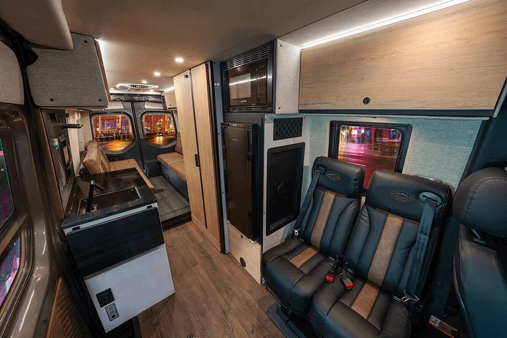 Storyteller Overland-TOUR MODE-Interior