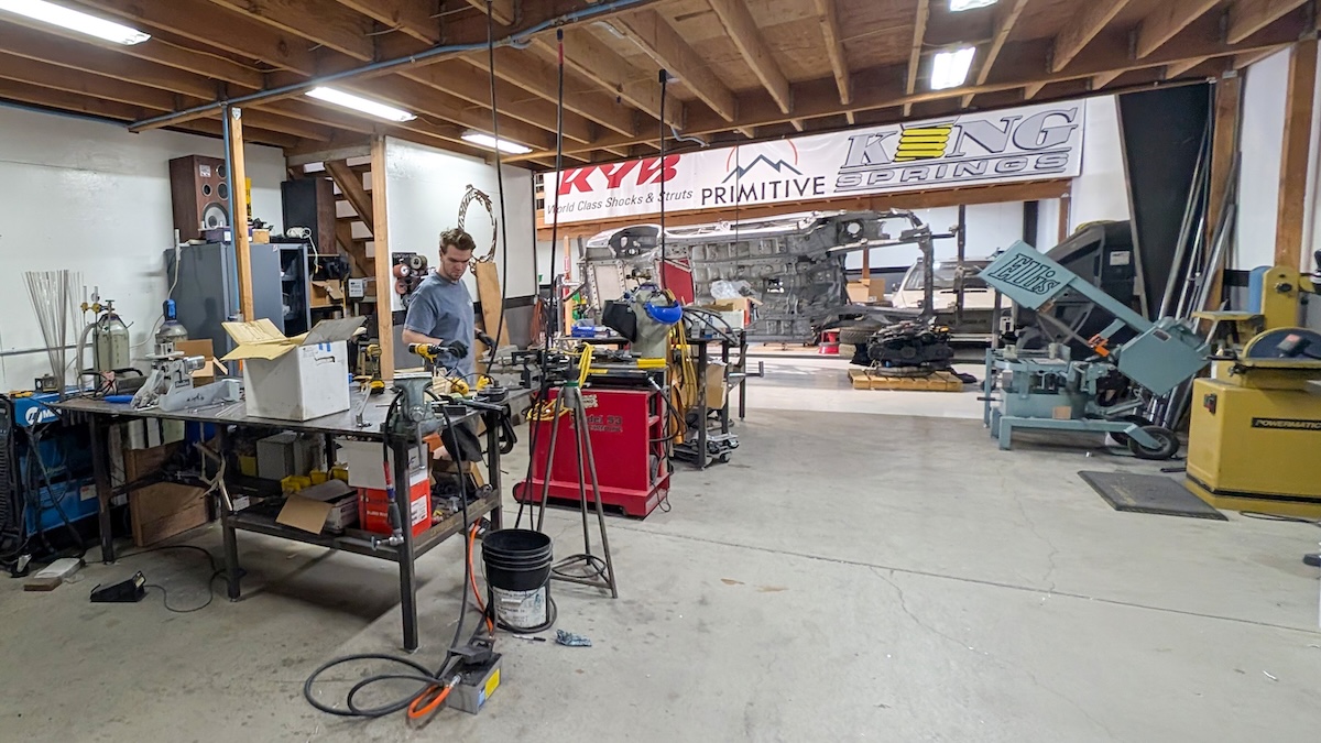 primitive racing work bay