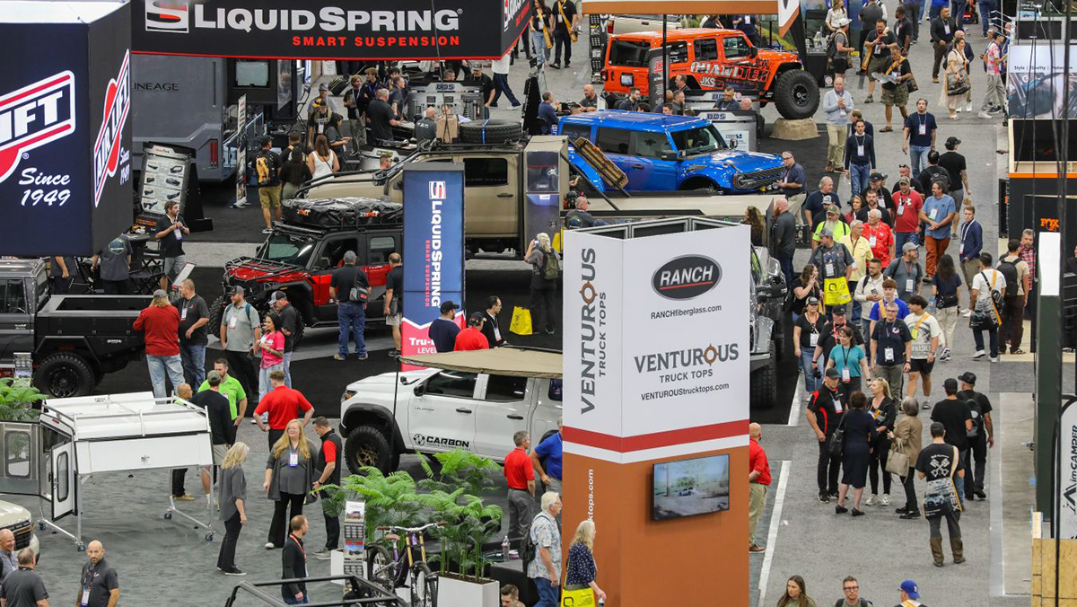 Crowded SEMA Show floor