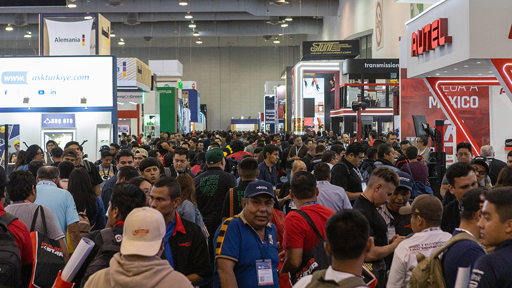 Crowded show floor at Automechanika Mexico