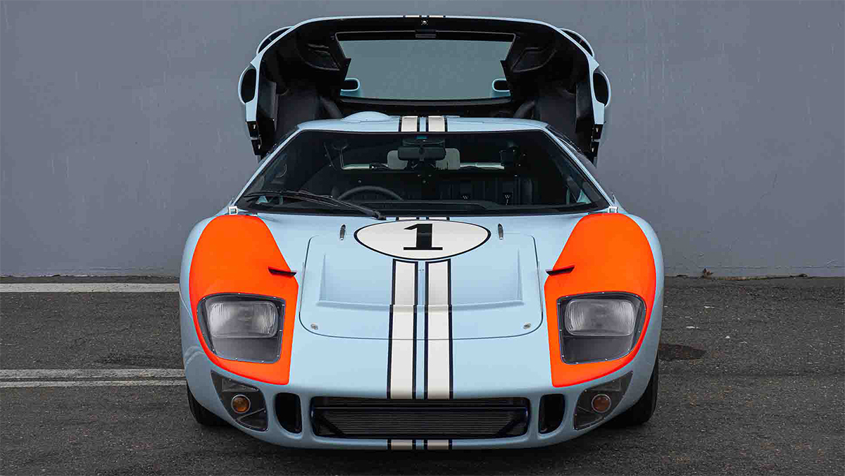 Championship Season Series MKII GT40 in Ken Miles and Denny Hulme #1 Le Mans livery