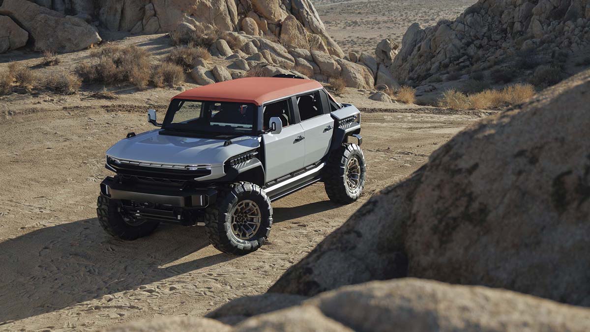 Aerial three-quarter view of the GMC HUMMER X SUV concept with the desert in the background