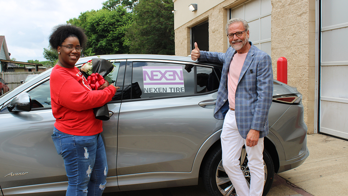 Roquila Brown receives a brand-new 2026 Buick Envista at the RNR Bossier City