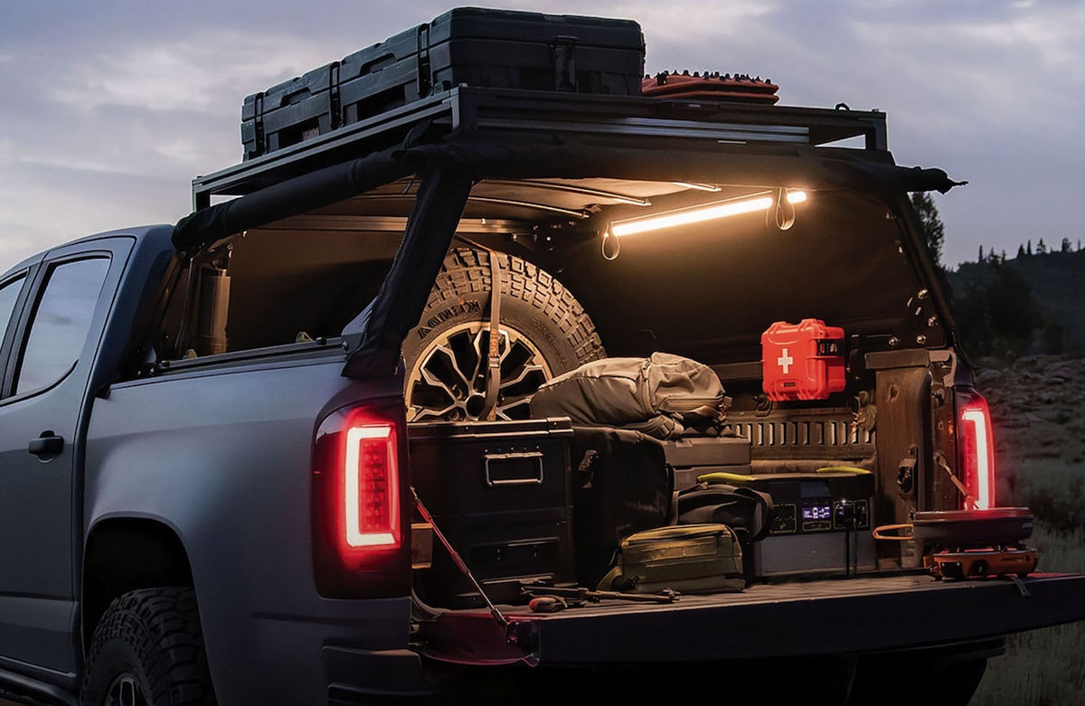 tonneau wildtop truck cap combo with open back & sides low light
