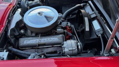 carb tuning 327-ci carb-powered corvette engine