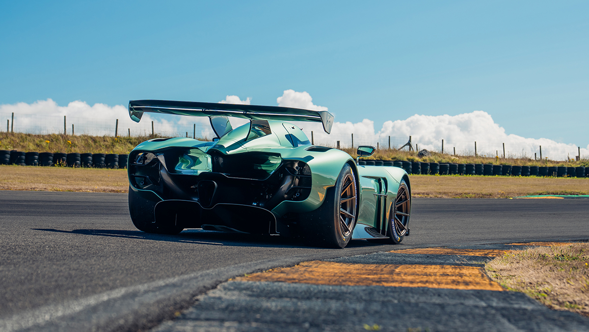 McMurtry Spéirling PURE rear three-quarter view on track