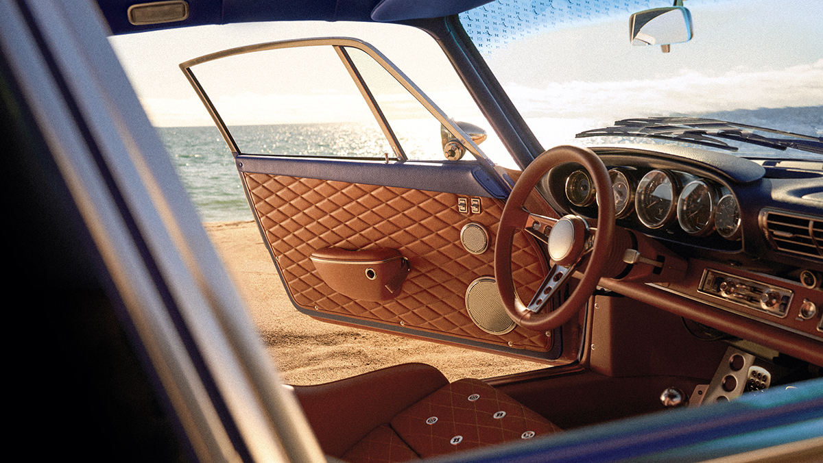 Porsche 911 Reimagined by Singer - Classic interior