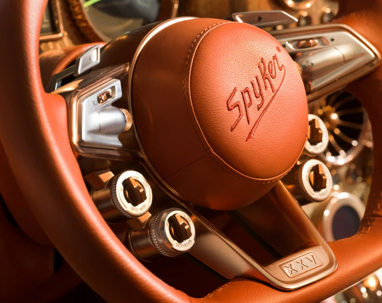Spyker C8 Preliator XXV Coupé steering wheel