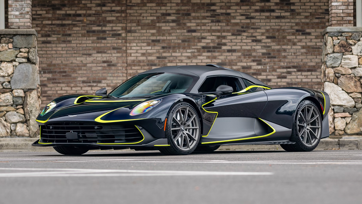 2026 Aston Martin Valhalla (Lot S119)